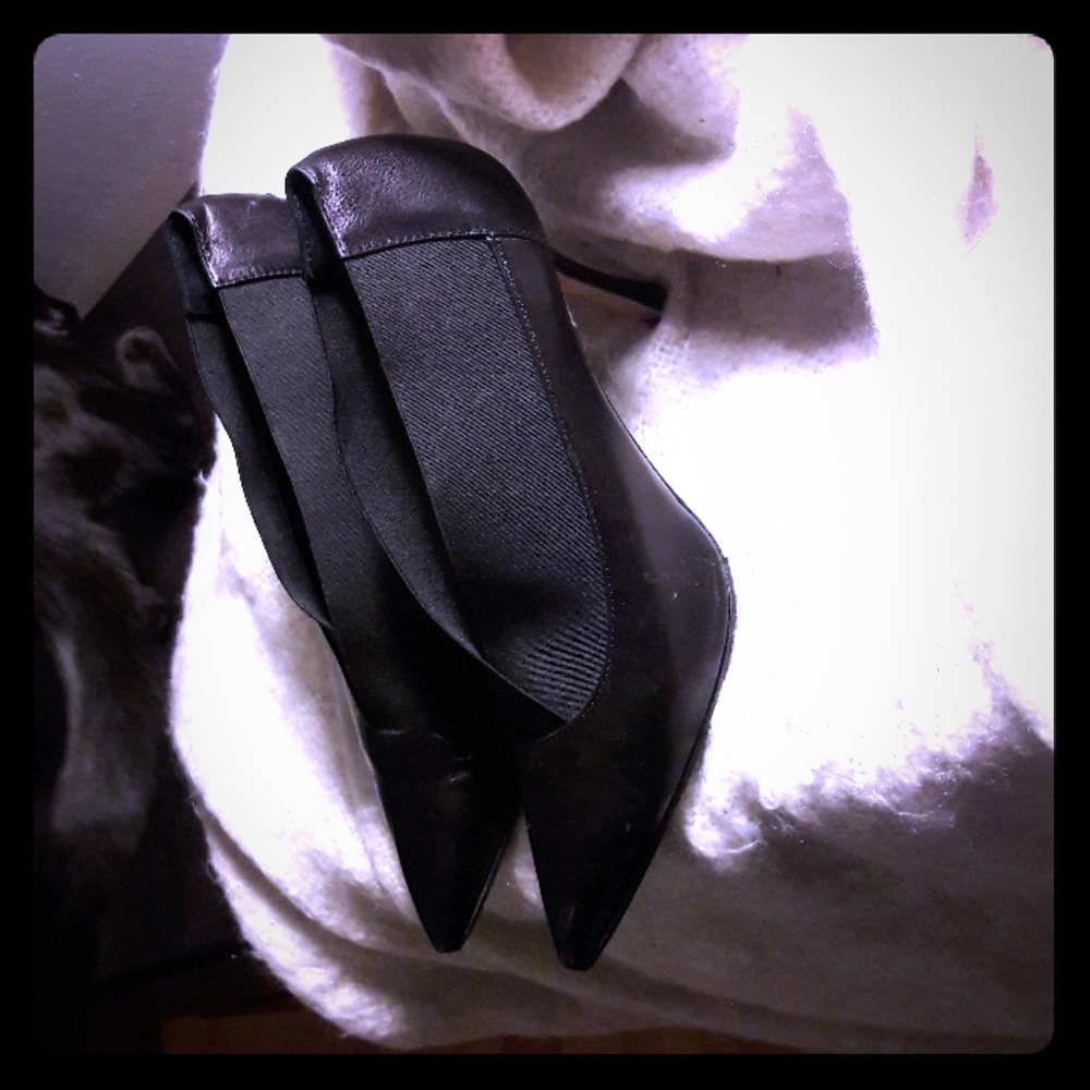 Manolo Blahnik Black Pumps